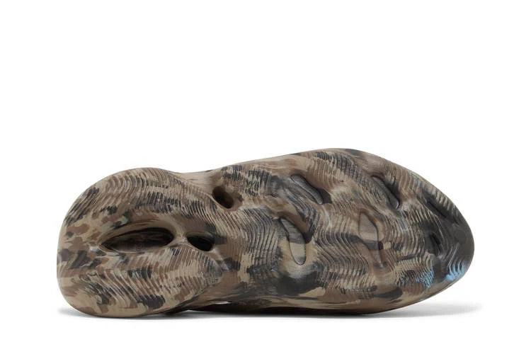 Yeezy Foam RNR MX Carbon