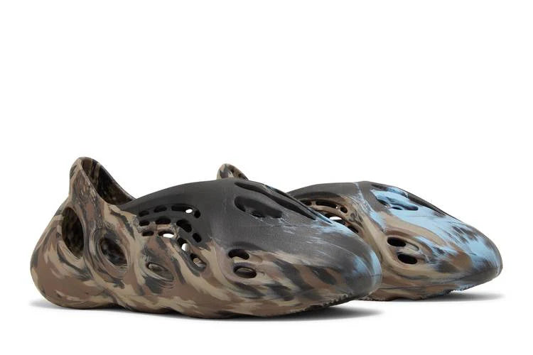 Yeezy Foam RNR MX Cinder