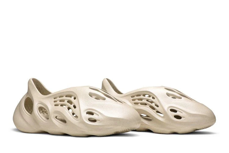 Yeezy Foam RNNR Sand