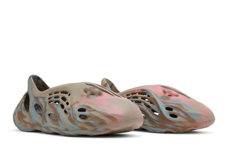 Yeezy Foam RNNR MX Sand Grey