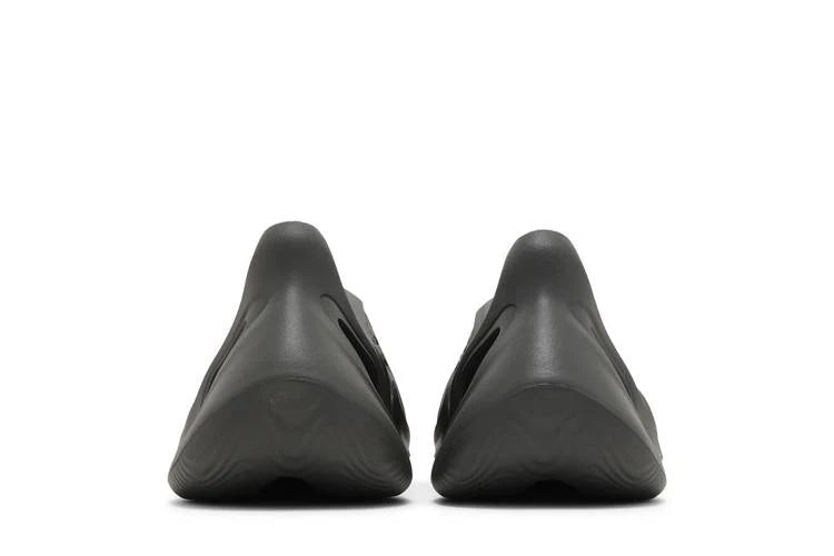 Yeezy Foam RNR Carbon