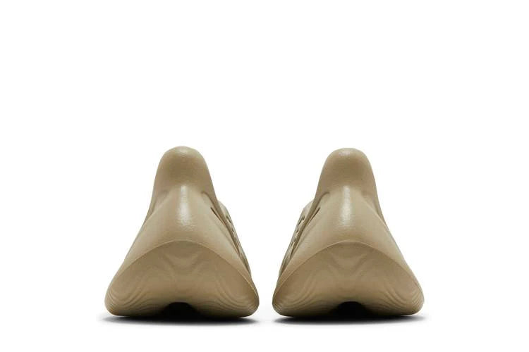 Yeezy Foam RNR Stone Salt