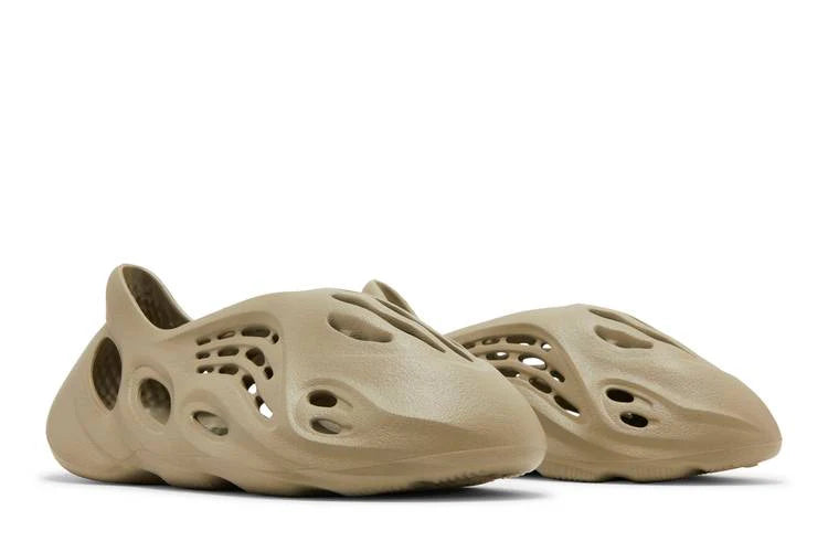 Yeezy Foam RNR Stone Salt