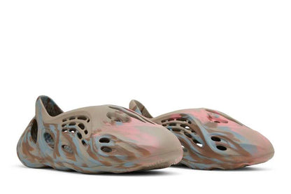 Yeezy Foam RNNR MX Sand Grey